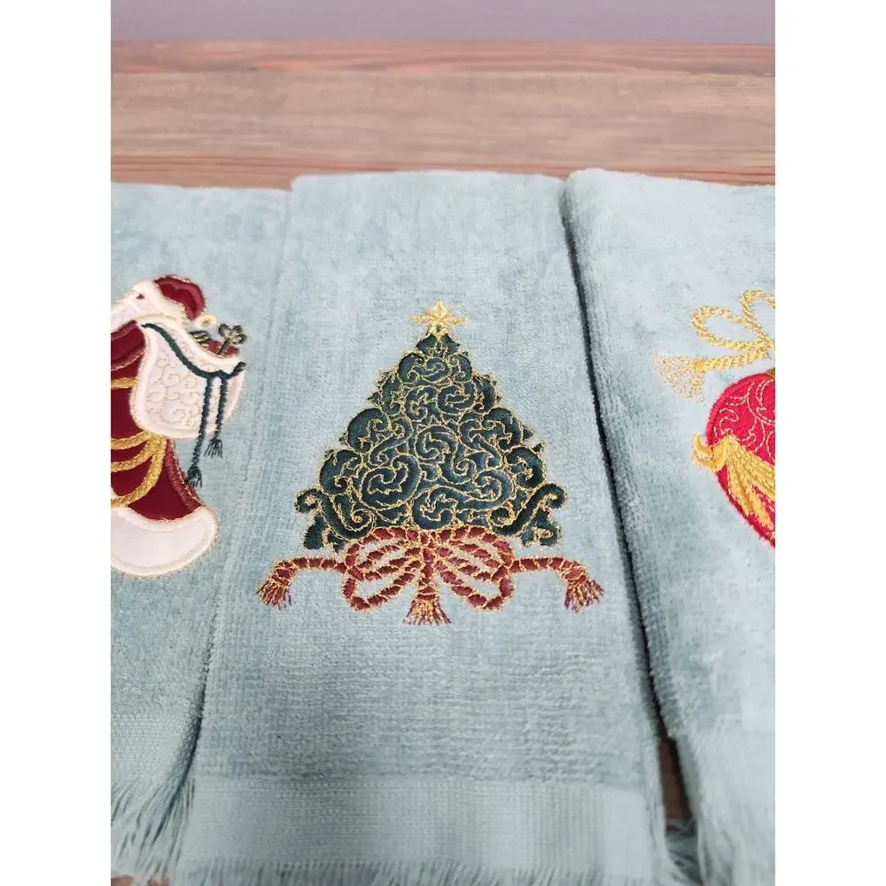 Christmas Holiday Hand Towels Lot Of 3 Green 17.5